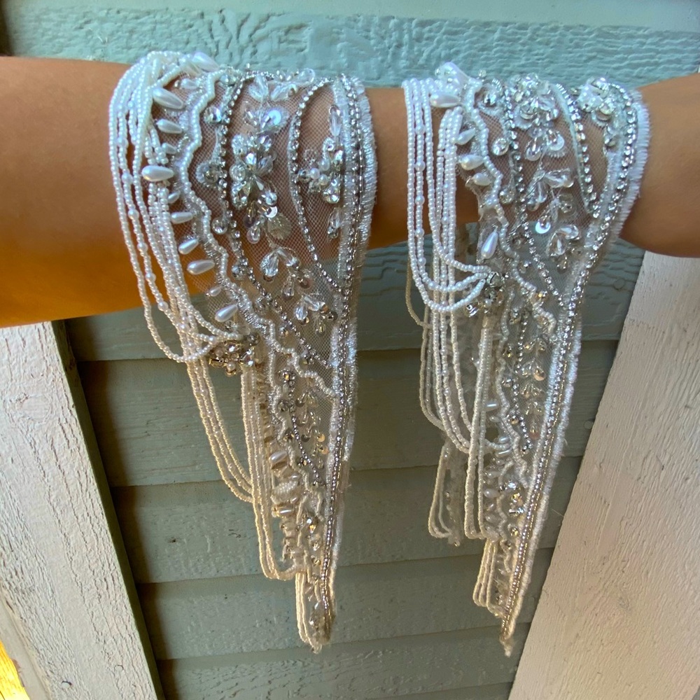 Straps embellished with Swarovski crystals